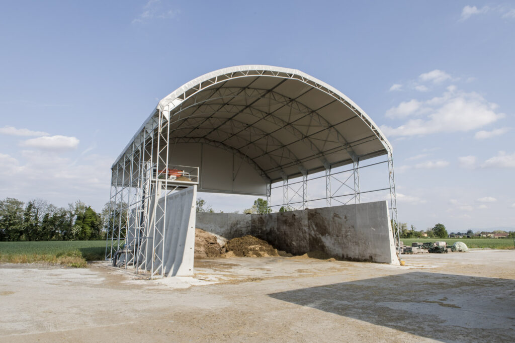 Coperture concimaie, vista esterna frontale della struttura